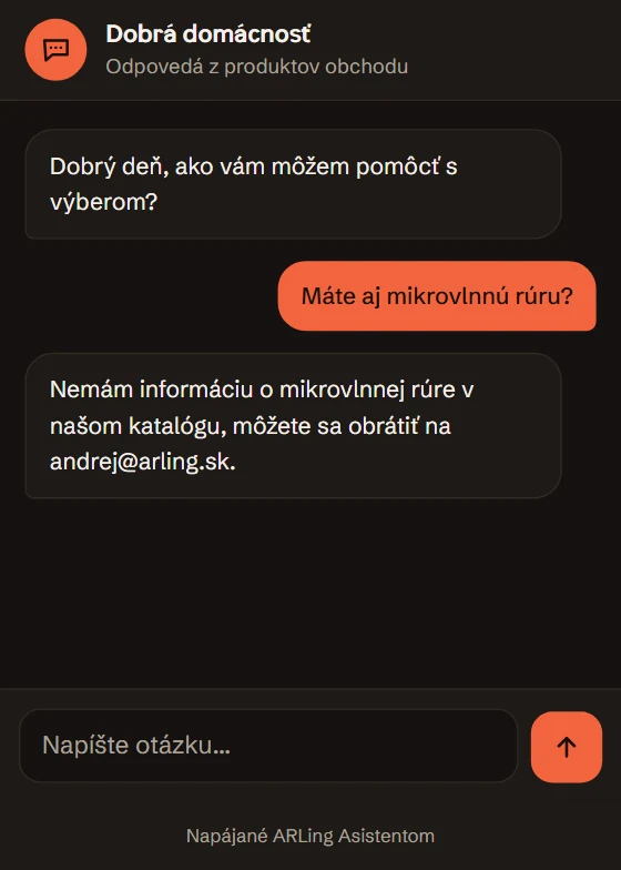 Zákazník sa pýta: Máte aj mikrovlnnú rúru? Asistent odpovie, že o mikrovlnnej rúre v katalógu nemá informáciu, a odkáže na e-mail obchodu. Karty produktov nie sú žiadne.
